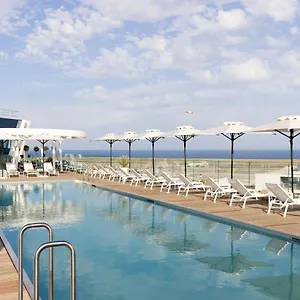 4* מלון Sheraton Airport